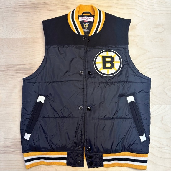 Mitchell & Ness Bruins Puffer Vest - Picture 1 of 4